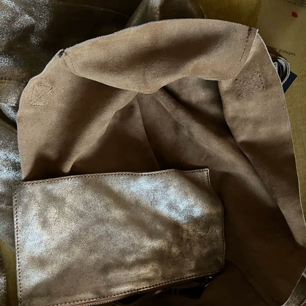 Shiraleah Gold Tote Bag Luxurious Design - Picture 4 of 4